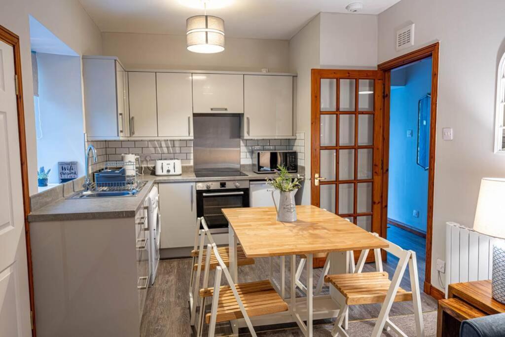 Cozy Newly Renovated Town Centre Apartment Aberfeldy Exteriör bild